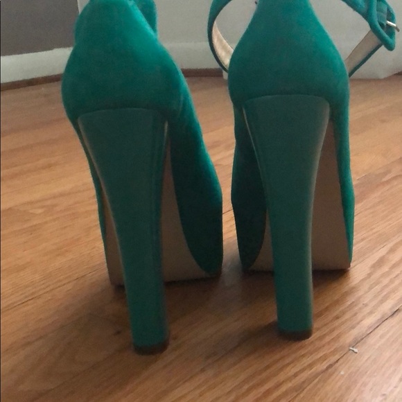 💯% Authentic Luichiny ❤️ Heels - Picture 2 of 5